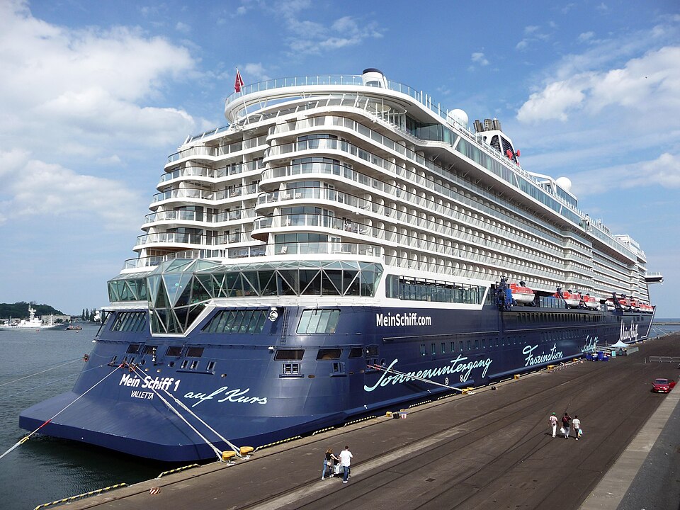 Zdjęcie ilustracyjne: Mein Schiff 1 in Gdynia (K093).jpg