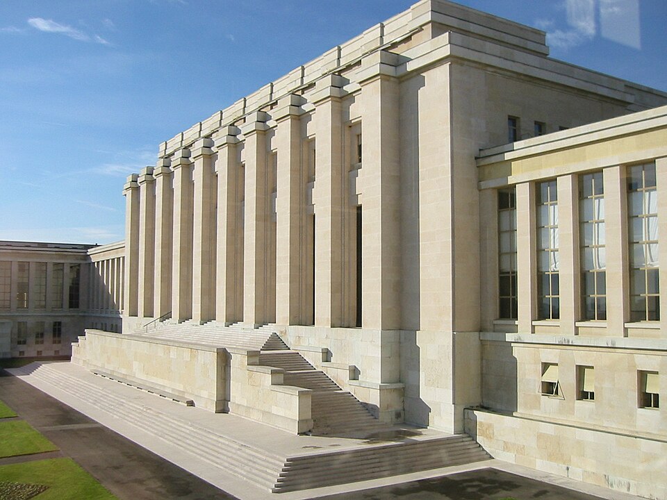 Zdjęcie ilustracyjne: UN building, Geneva.jpg
