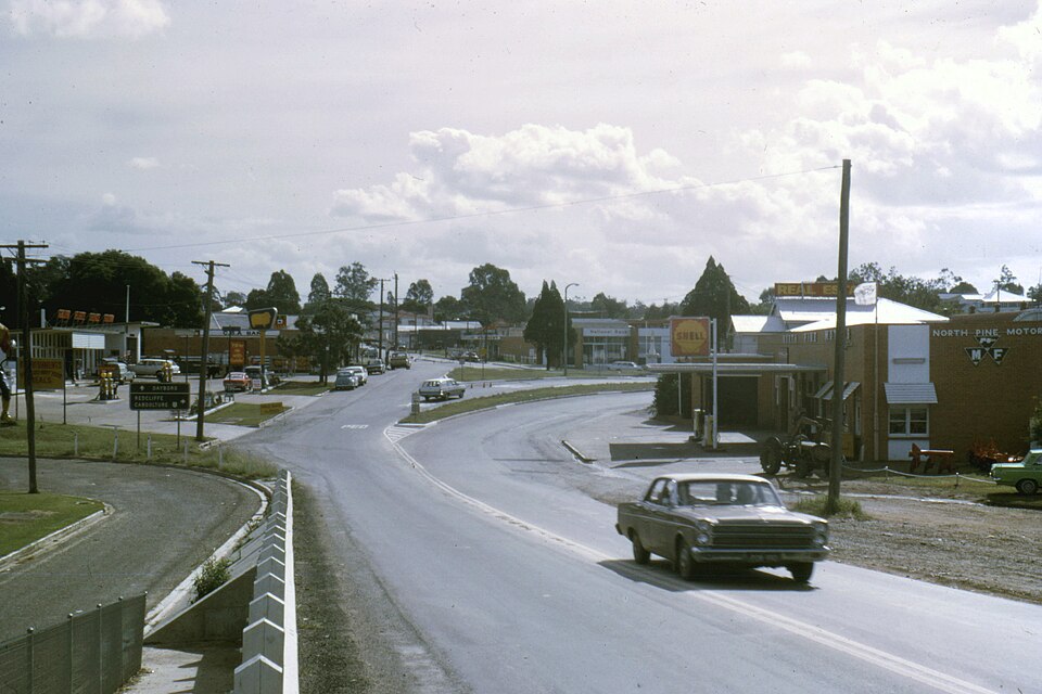 Zdjęcie ilustracyjne: Petrie intersection, Bruce Highway (1973).jpg