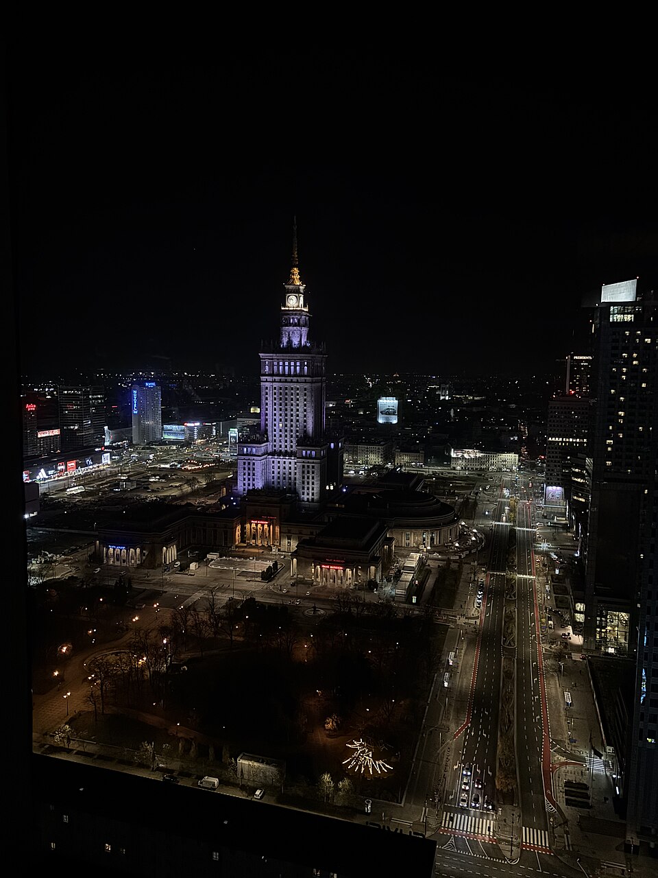 Zdjęcie ilustracyjne: Warsaw Poland Pałac Kultury i Nauki.jpg
