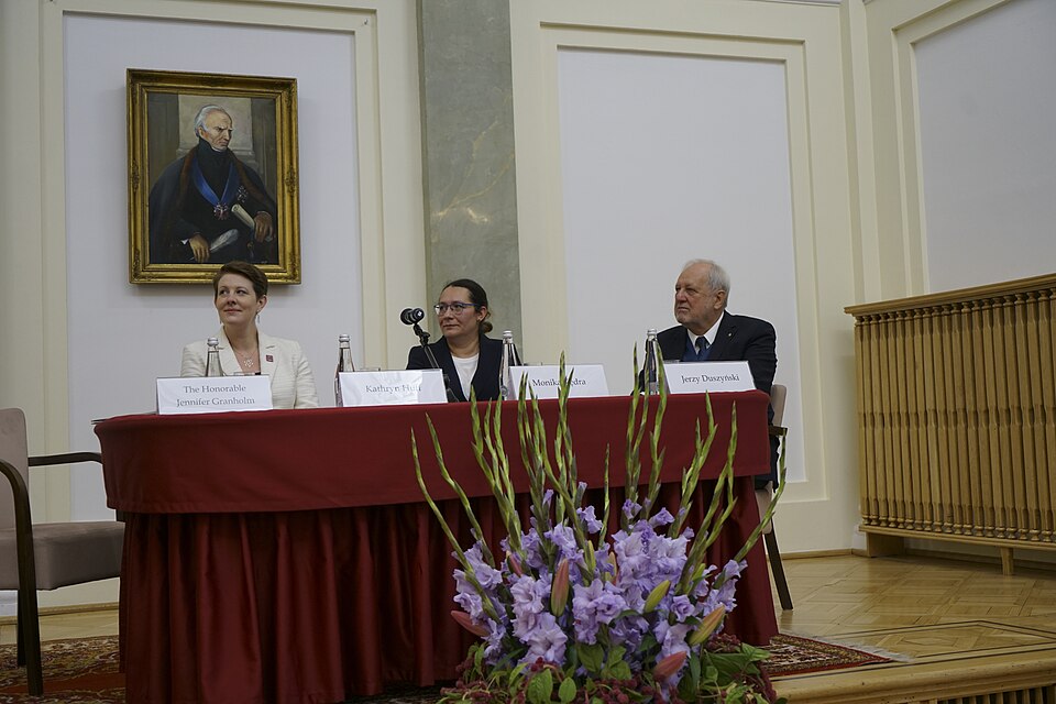 Zdjęcie ilustracyjne: WARSAW, POLAND – Polish Academy of Sciences (54268193387).jpg