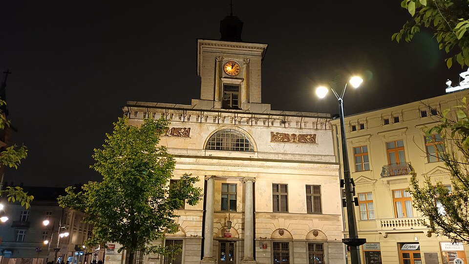 Zdjęcie ilustracyjne: 20250518 000441 Former Łódź City Hall, Wolność 7 Square in Łódź, Poland.jpg