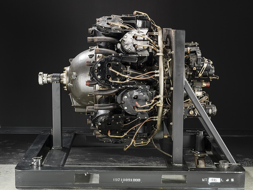 Zdjęcie ilustracyjne: Continental XR-1740-2, Sleeve Valve, Radial 14 Engine - DPLA - 4ba87b3ae1cf1c37f1a59cacb67205bf (page 5).jpg