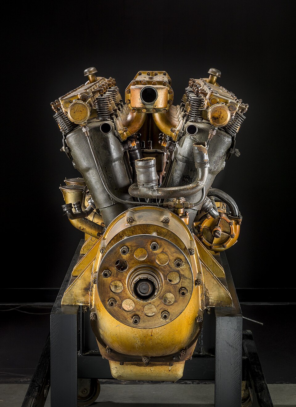 Zdjęcie ilustracyjne: Packard B-12 (Model 905), V-12 Engine - DPLA - 607b66577d546c689eec2404d07cb53e (page 6).jpg