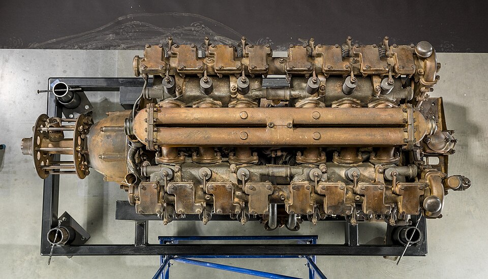 Zdjęcie ilustracyjne: Packard B-12 (Model 905), V-12 Engine - DPLA - 607b66577d546c689eec2404d07cb53e (page 7).jpg