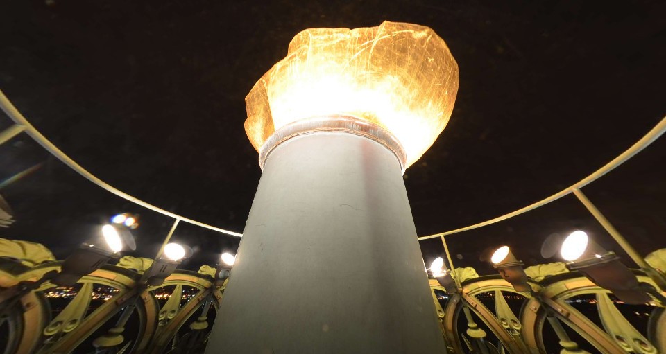 Zdjęcie ilustracyjne: Statue of Liberty TorchCam.jpg