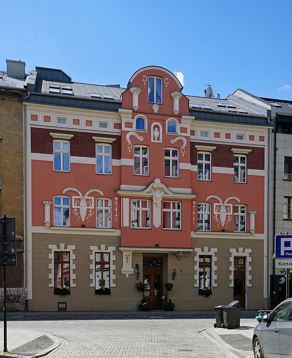 Zdjęcie ilustracyjne: Tenement house. 10 Tarłowska Street, Kraków, Poland.jpg
