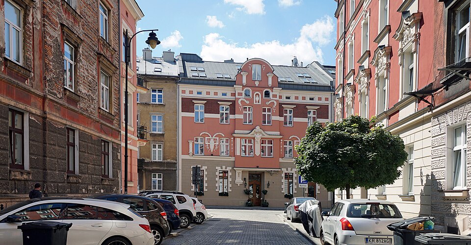 Zdjęcie ilustracyjne: Tenczyńska Street, view to W, Kraków, Poland.jpg