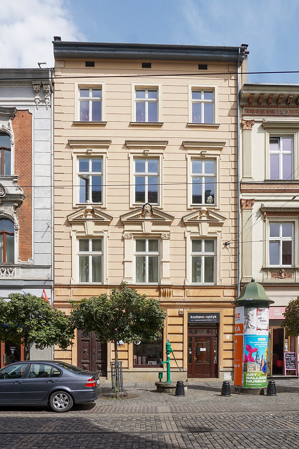 Zdjęcie ilustracyjne: Tenement house, 1884 design. Karol Żychoń, 5 Karmelicka Street, Kraków. Poland.jpg