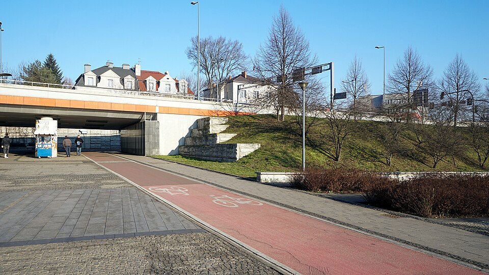 Zdjęcie ilustracyjne: Mogilskie Roundabout, lower level, Grzegórzki, Kraków, Poland.jpg