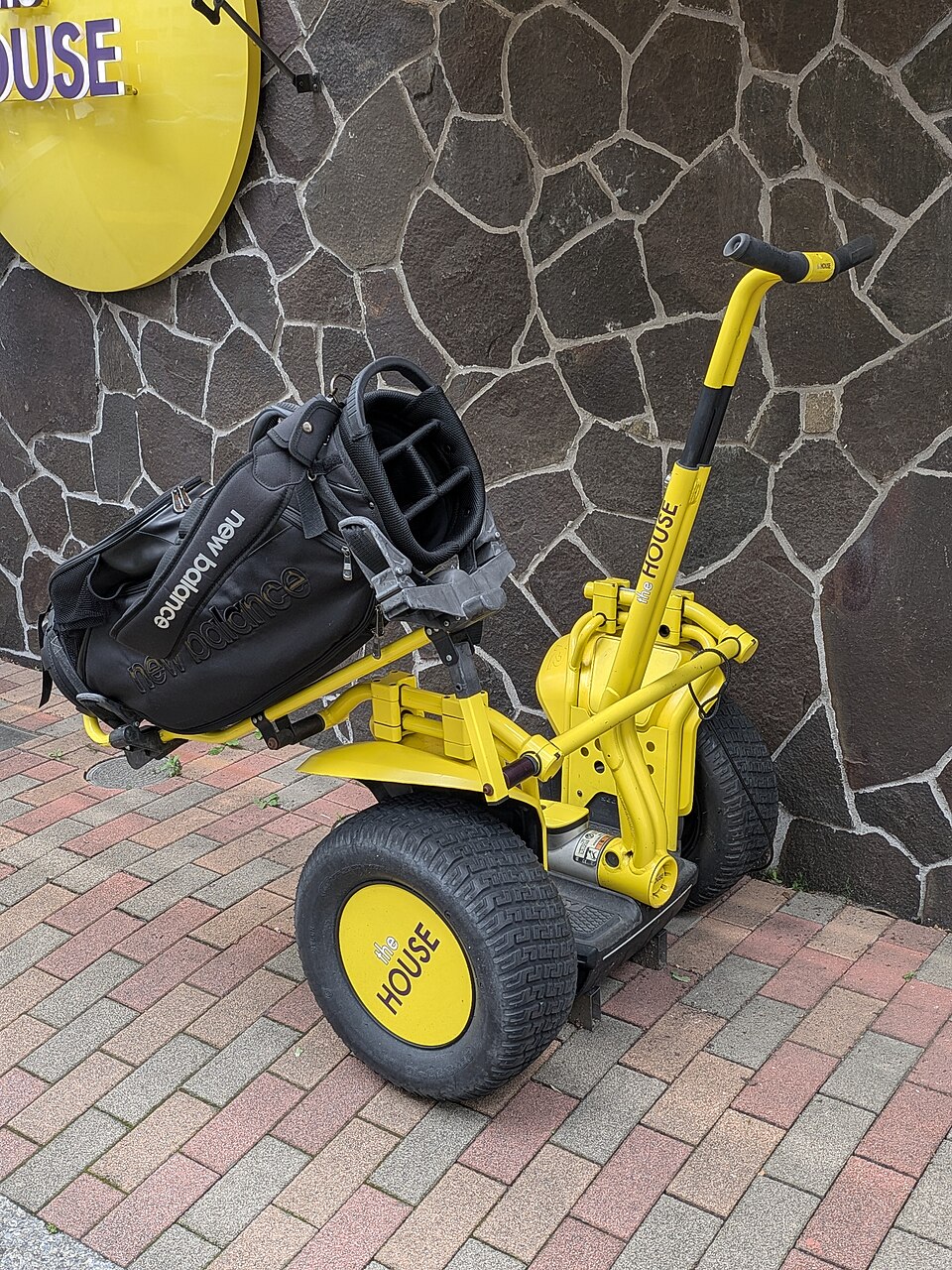 Zdjęcie ilustracyjne: Segway-style vehicle for lazy golfers.jpg