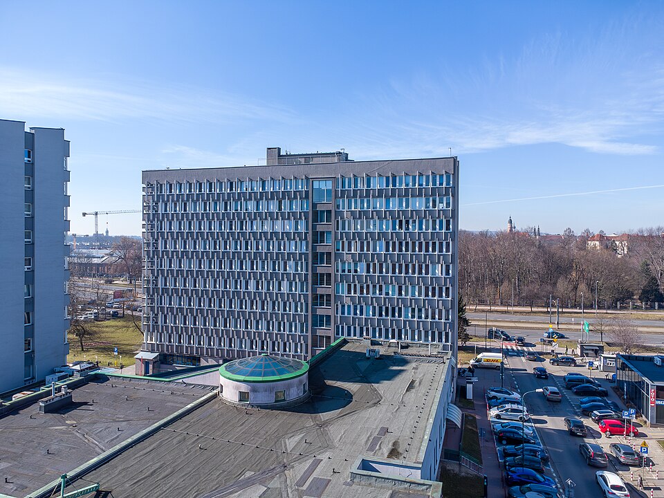 Zdjęcie ilustracyjne: "Żyletkowce" office buildings in Krakow, 11 Kazimierza Kordylewskiego street,. Kraków, Poland.jpg