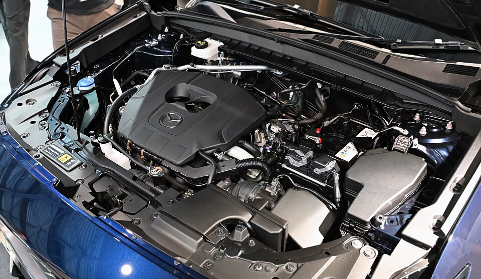 Zdjęcie ilustracyjne: 2026 Mazda CX-5 e-SKYACTIV G 2.5 engine.jpg