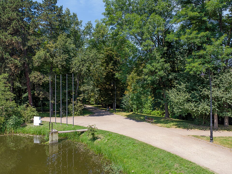 Zdjęcie ilustracyjne: Adam Mickiewicz City Park in Wieliczka City, Poland 2026.jpg