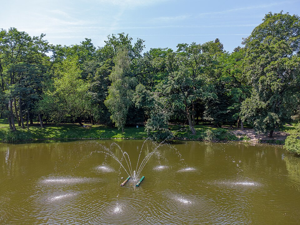 Zdjęcie ilustracyjne: Adam Mickiewicz City Park in Wieliczka City..., Poland 2026.jpg