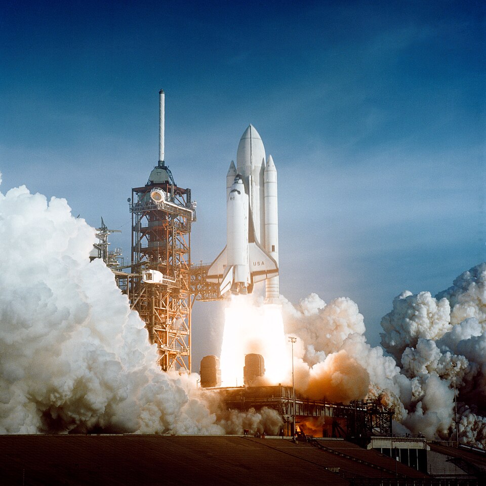 Zdjęcie ilustracyjne: Space Shuttle Columbia launching.jpg