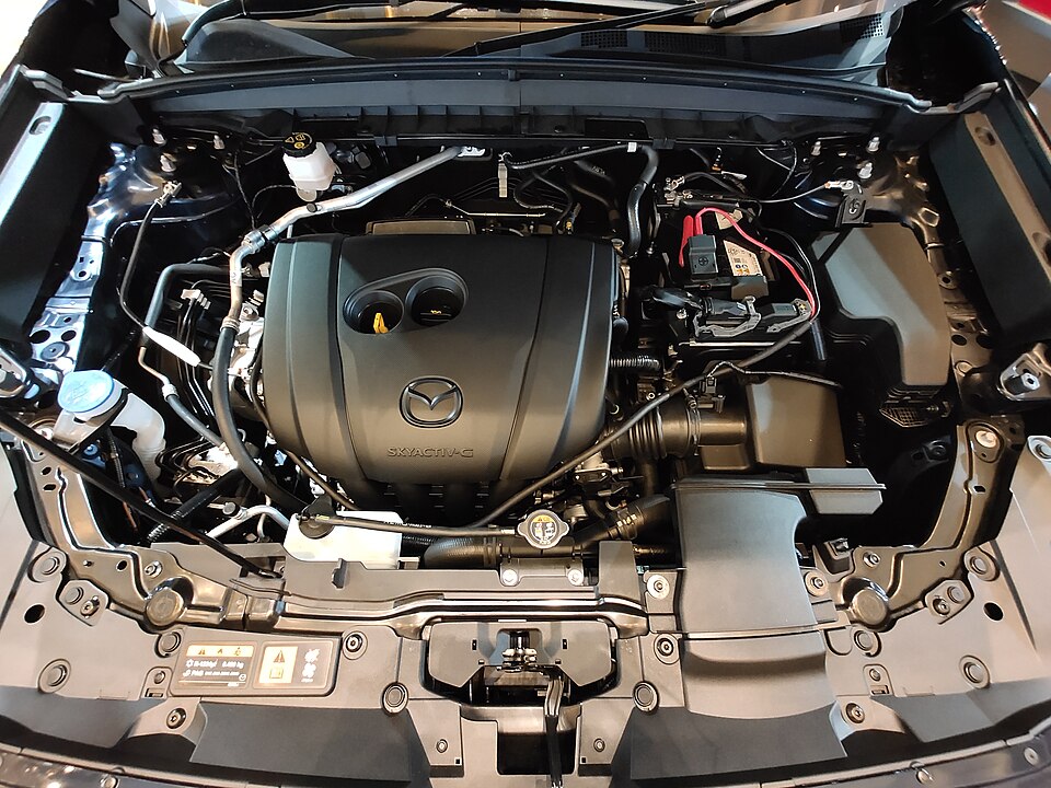 Zdjęcie ilustracyjne: Closer look of Mazda CX-5 engine bay during GIIAS 2026 in Bandung 20260911 180112.jpg