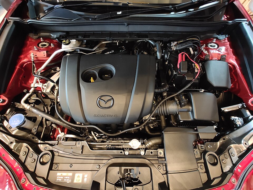 Zdjęcie ilustracyjne: Closer look of Mazda CX-30 engine bay during GIIAS 2026 in Bandung 20260911 190844.jpg