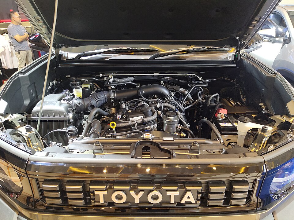 Zdjęcie ilustracyjne: Front look of Toyota All New Land Cruiser FJ with engine hood opened during GIIAS 2026 in Bandung 20260911 183014.jpg