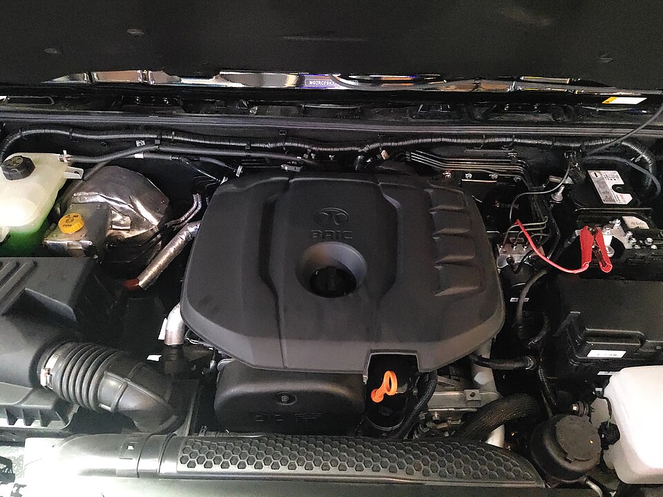 Zdjęcie ilustracyjne: Closer look of BAIC BJ40 Plus engine bay during GIIAS 2026 in Bandung 20260913 203252.jpg