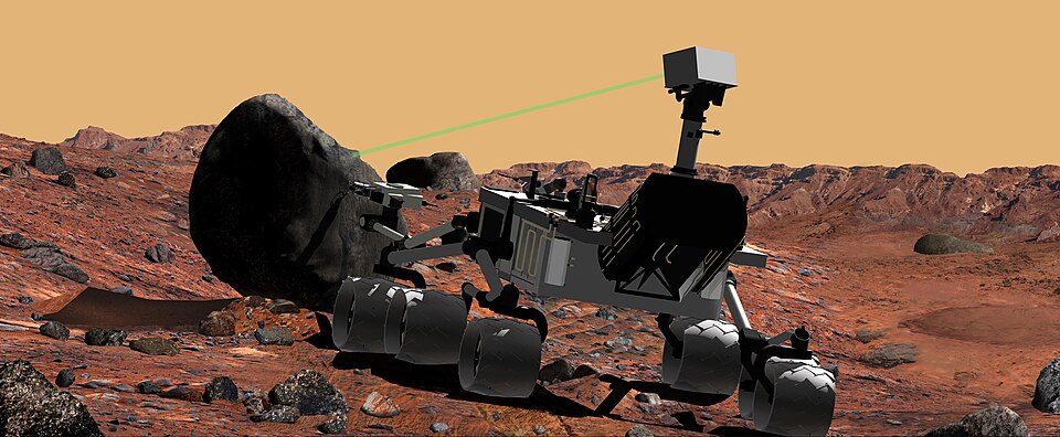 Zdjęcie ilustracyjne: Mars Science Laboratory Observing A Rock.jpg