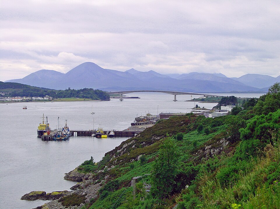 Zdjęcie ilustracyjne: Kyle of Lochalsh (2477762111).jpg