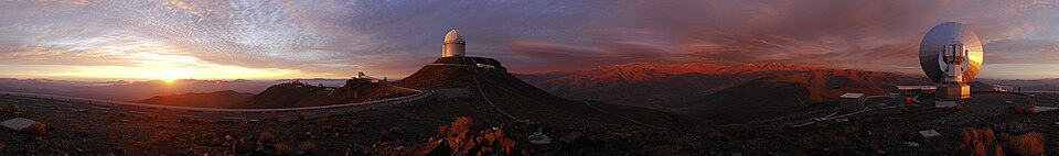 Zdjęcie ilustracyjne: A 360 degree panorama of a unique cloudscape over La Silla.jpg