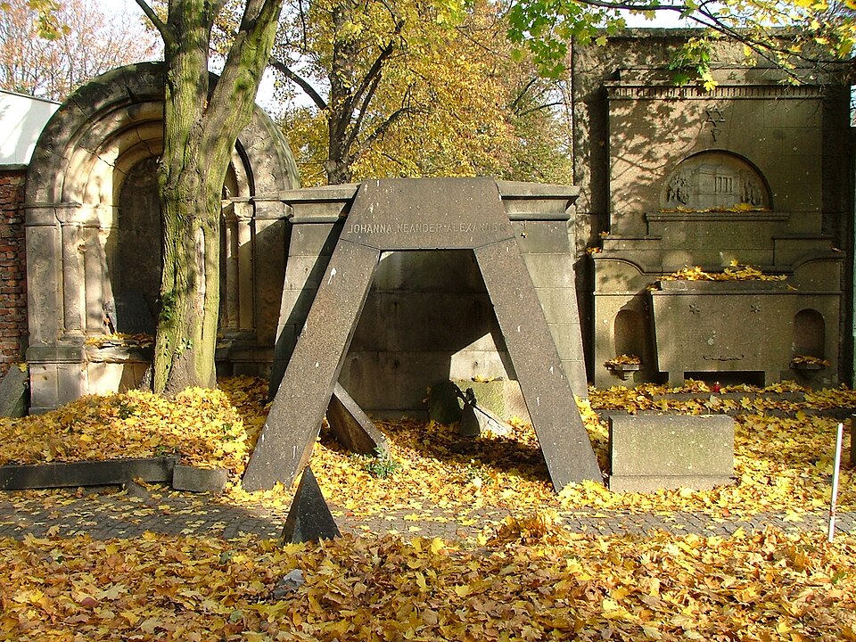 Zdjęcie ilustracyjne: Old Jewish Cemetery of Wroclaw (Poland) - German Grave4.jpg