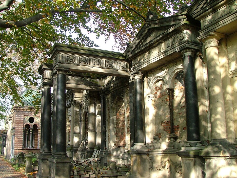 Zdjęcie ilustracyjne: Old Jewish Cemetery of Wroclaw (Poland) - German Grave10.jpg
