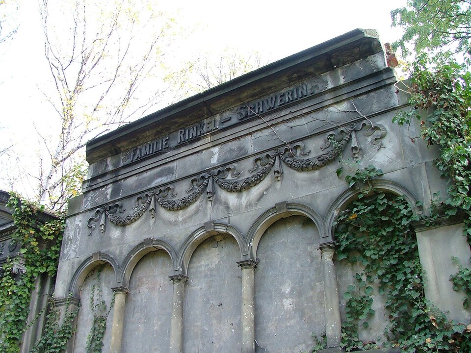 Zdjęcie ilustracyjne: Old Jewish Cemetery of Wroclaw (Poland) - German Grave54.jpg