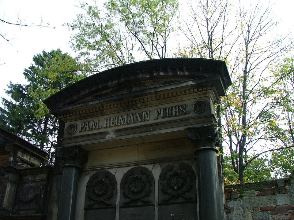 Zdjęcie ilustracyjne: Old Jewish Cemetery of Wroclaw (Poland) - German Grave55.jpg