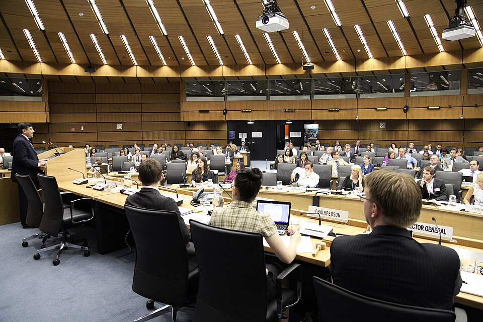 Zdjęcie ilustracyjne: CTBT Diplomacy & Public Policy course - July 2013 (9378912632).jpg
