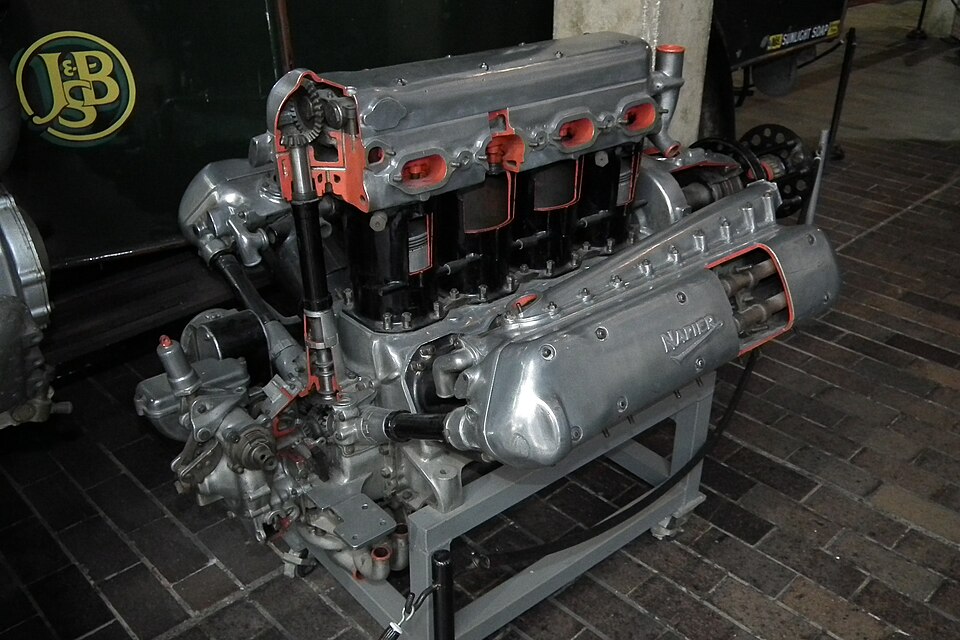 Zdjęcie ilustracyjne: Napier engine cutaway (5963419616).jpg