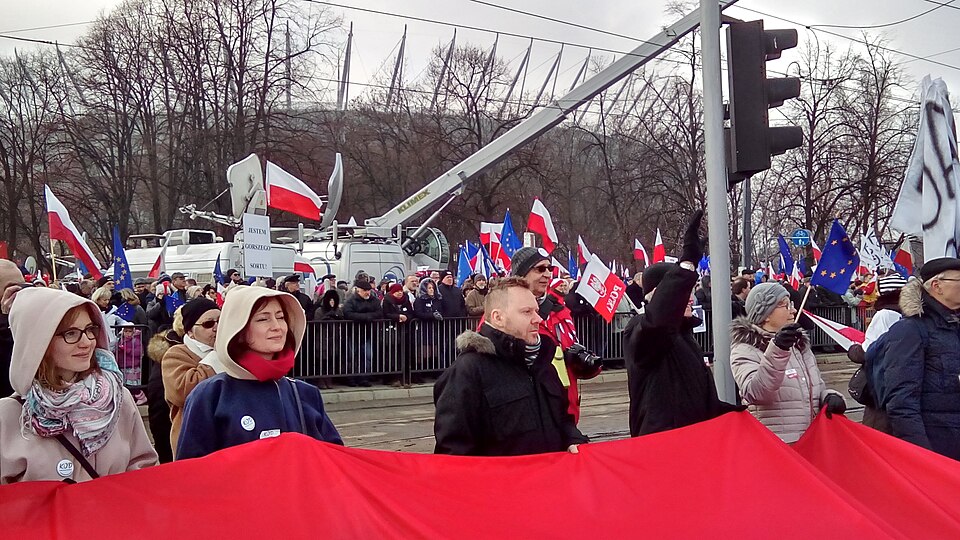 Zdjęcie ilustracyjne: Demonstracja KOD w obronie Lecha Wałęsy 02.JPG