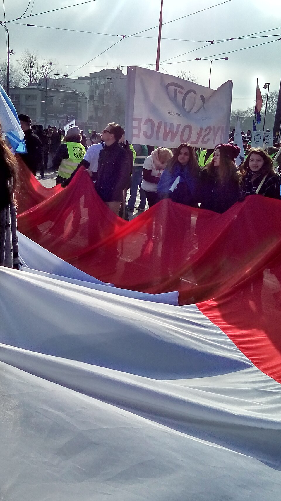 Zdjęcie ilustracyjne: Demonstracja KOD w obronie Lecha Wałęsy 09.JPG