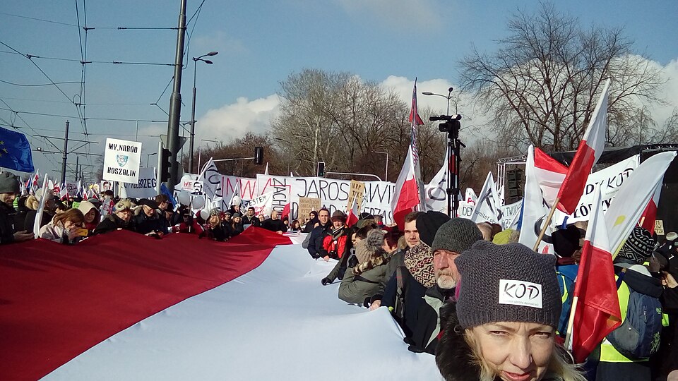 Zdjęcie ilustracyjne: Demonstracja KOD w obronie Lecha Wałęsy 15.JPG