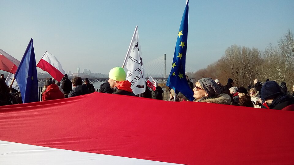 Zdjęcie ilustracyjne: Demonstracja KOD w obronie Lecha Wałęsy 17.JPG
