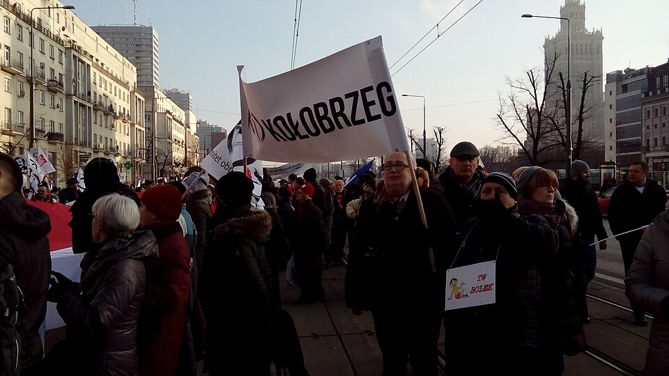 Zdjęcie ilustracyjne: Demonstracja KOD w obronie Lecha Wałęsy 22.JPG