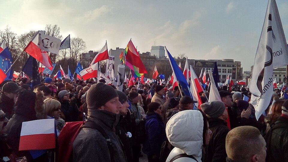 Zdjęcie ilustracyjne: Demonstracja KOD w obronie Lecha Wałęsy 29.JPG