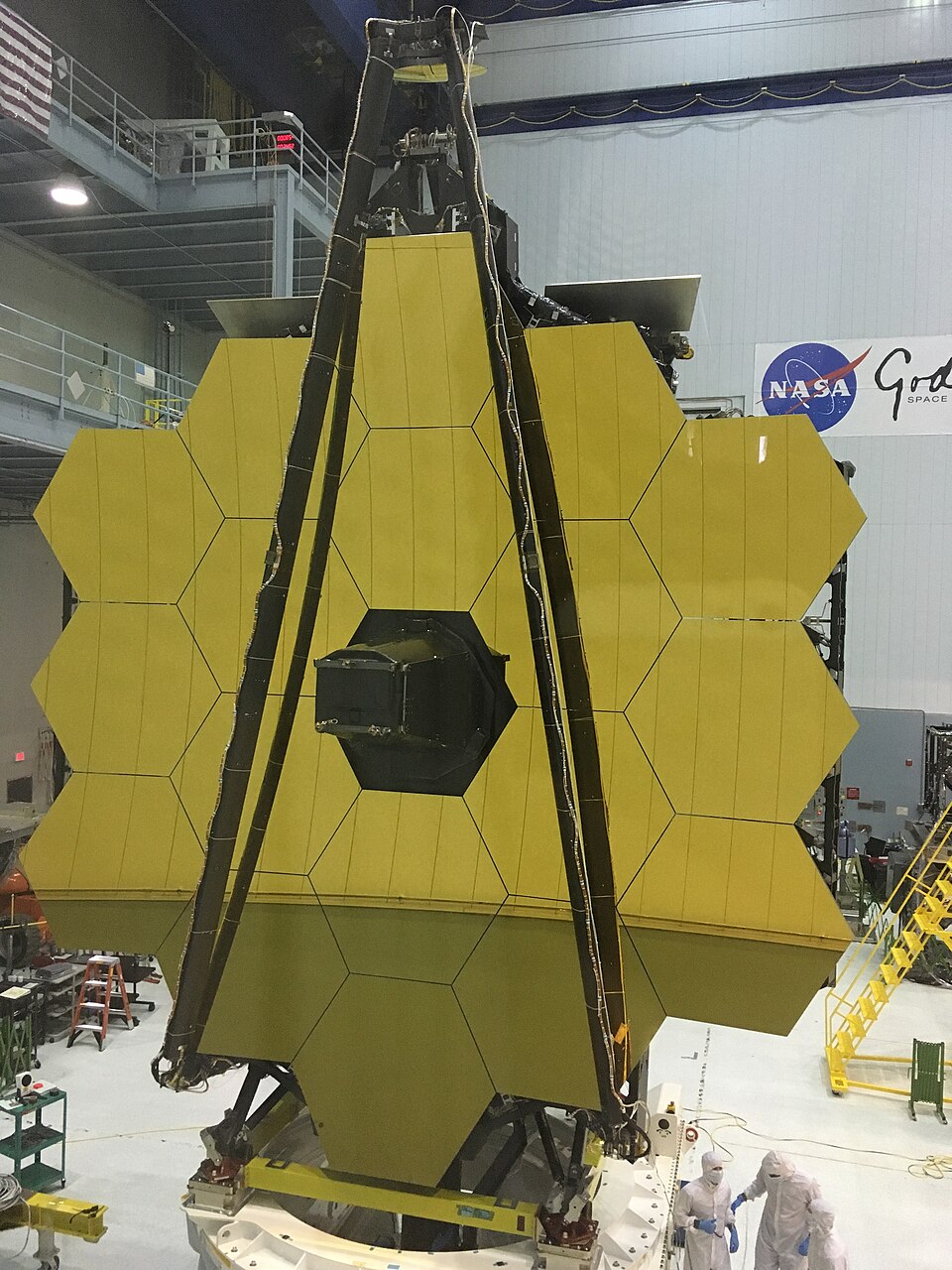 Zdjęcie ilustracyjne: James Webb Space Telescope Revealed (26226852434).jpg