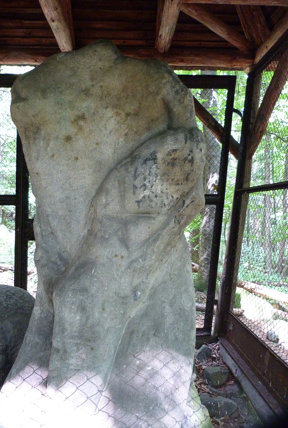 Zdjęcie ilustracyjne: Ślężański Park Krajobrazowy - panna z rybą.jpg