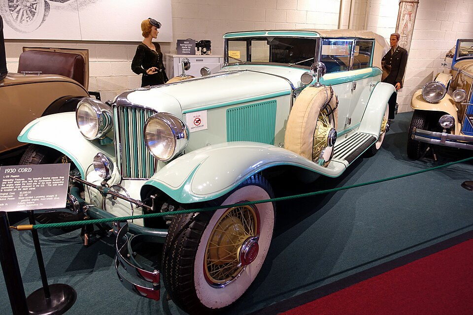 Zdjęcie ilustracyjne: Cord L-29 Phaeton, 1930, made by Auburn Automotive Co., Auburn, Indiana, 120 HP, water-cooled Lycoming straight 8 gasoline engine - Luray Caverns Car and Carriage Museum - Luray, Virginia - DSC01342.jpg