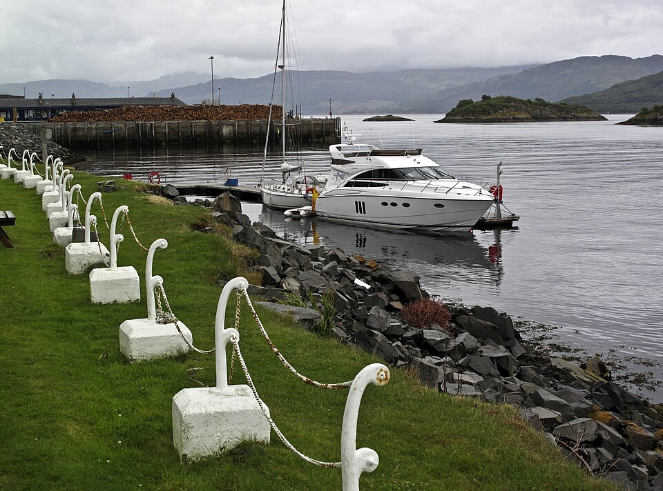 Zdjęcie ilustracyjne: Landing stages, Kyle of Lochalsh. - panoramio.jpg