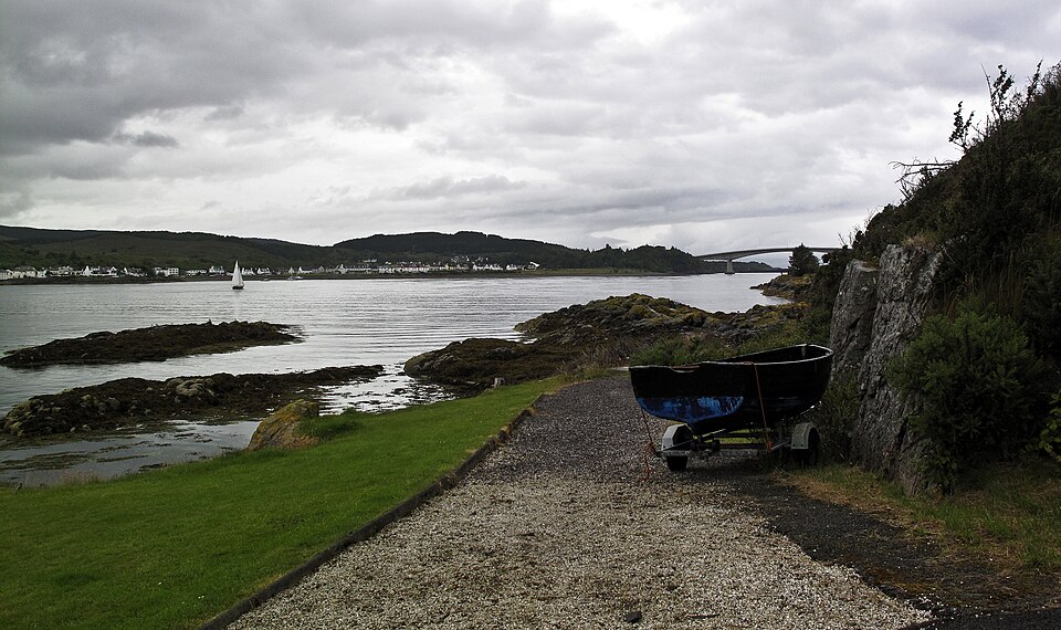 Zdjęcie ilustracyjne: Towards Skye Bridge from Kyle of Lochalsh. - panoramio.jpg