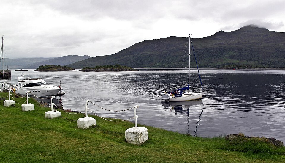 Zdjęcie ilustracyjne: Setting sail, Kyle of Lochalsh. - panoramio.jpg