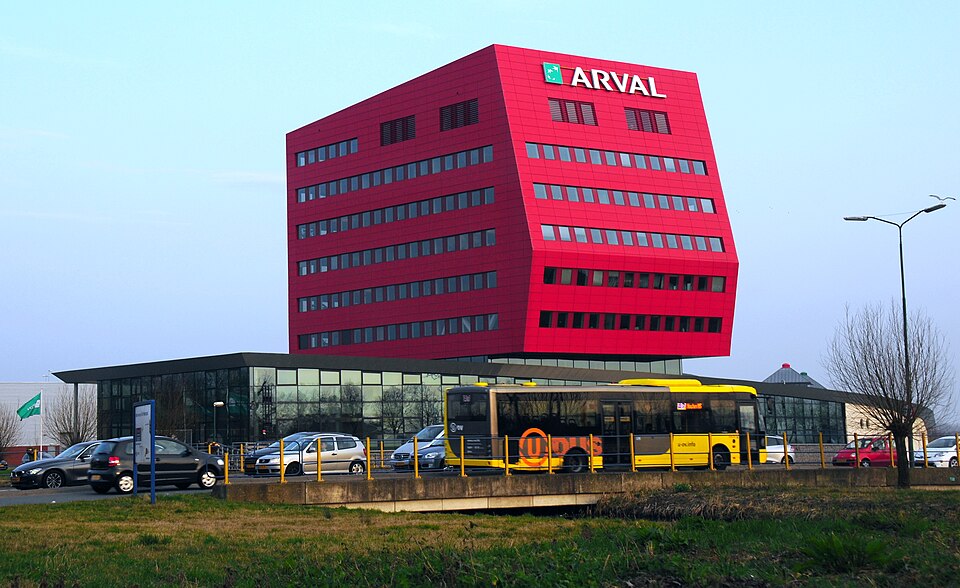Zdjęcie ilustracyjne: Modern architecture at Houten West. Here the car lease firm Arval - panoramio.jpg