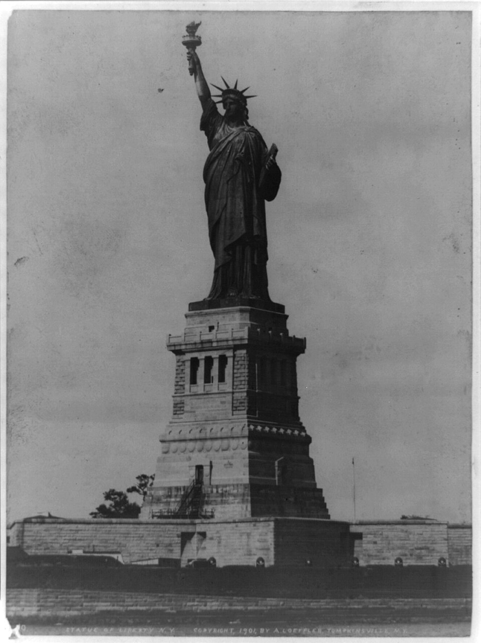 Zdjęcie ilustracyjne: Statue of Liberty, N.Y. LCCN2002716414.jpg