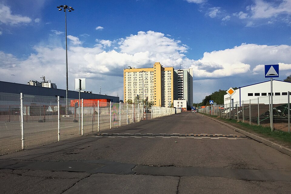 Zdjęcie ilustracyjne: Moscow, Yaroslavskoye Highway 54, former Nash Hypermarket (30484609903).jpg