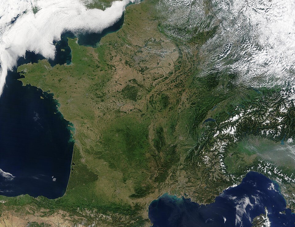 Zdjęcie ilustracyjne: Satellite image of France in August 2002.jpg