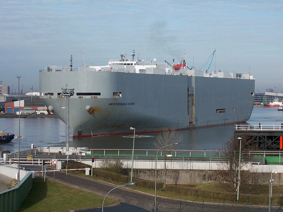 Zdjęcie ilustracyjne: Car carrier Mediterranean Highway.jpg